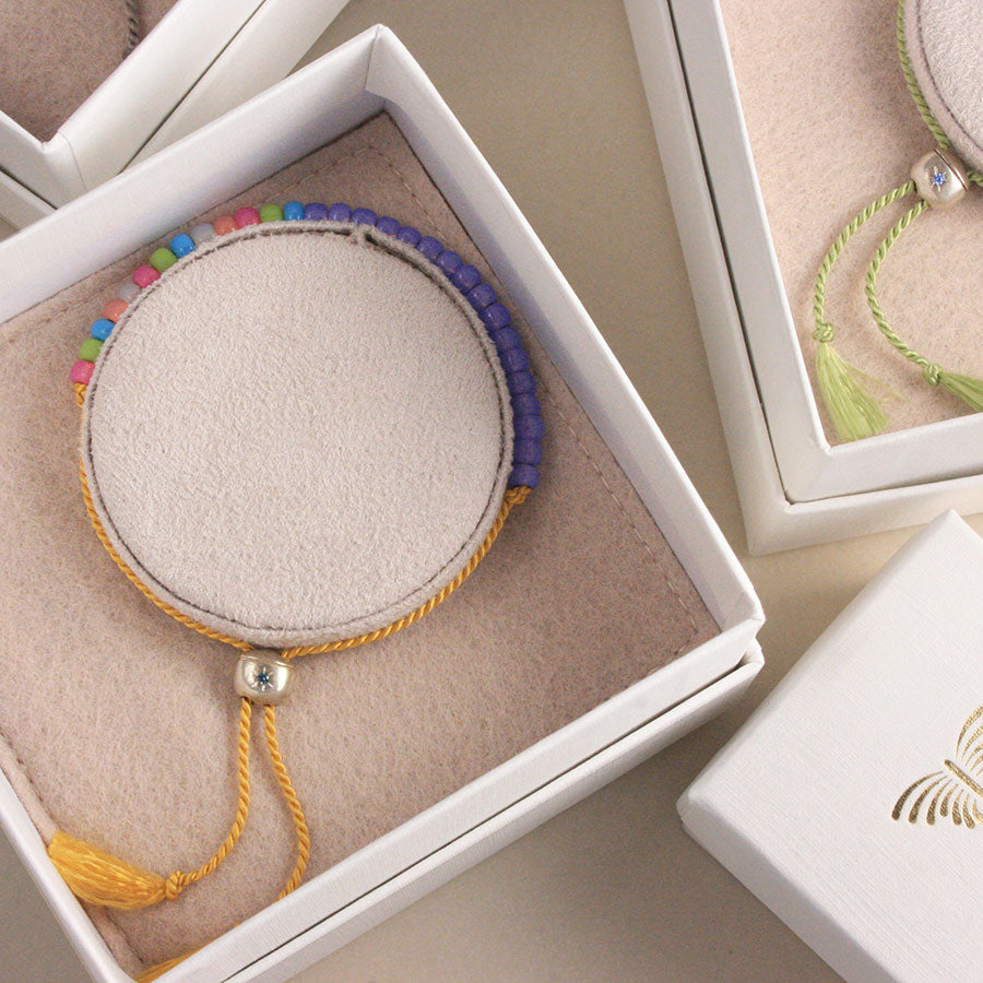 make a bracelet
