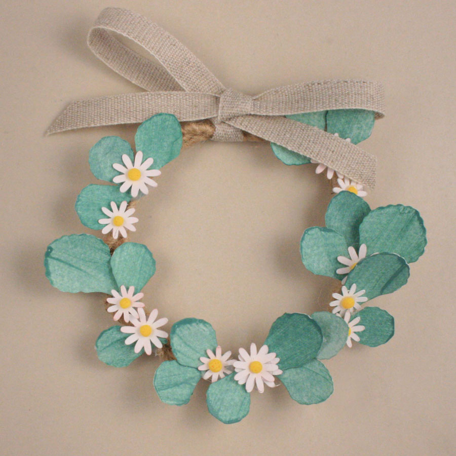 mini paper wreath with hand cut paper daisies